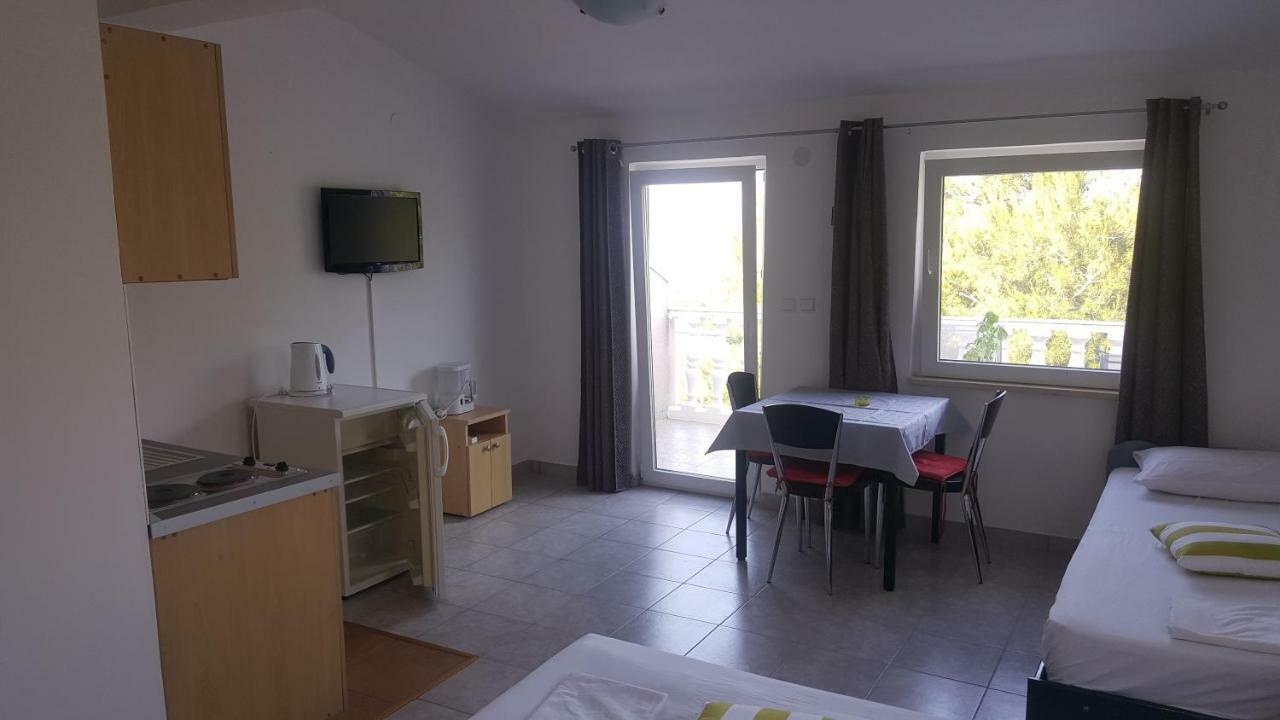 Apartment Viktor Sali Buitenkant foto